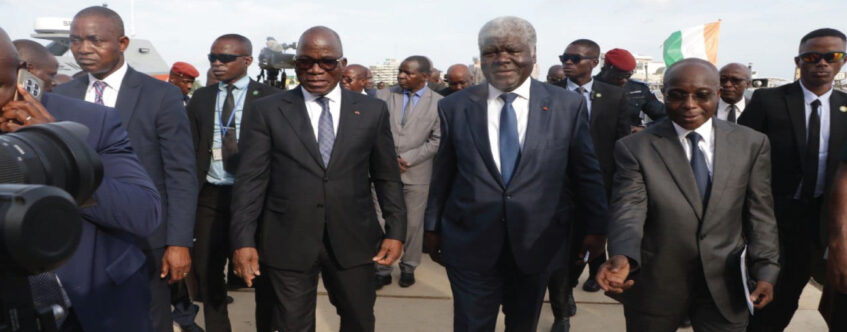 ENVIRONNEMENT : LE PREMIER MINISTRE ET UNE DELEGATION GOUVERNEMENTALE MOBILISES CONTRE LA POLLUTION DE LA LAGUNE EBRIE